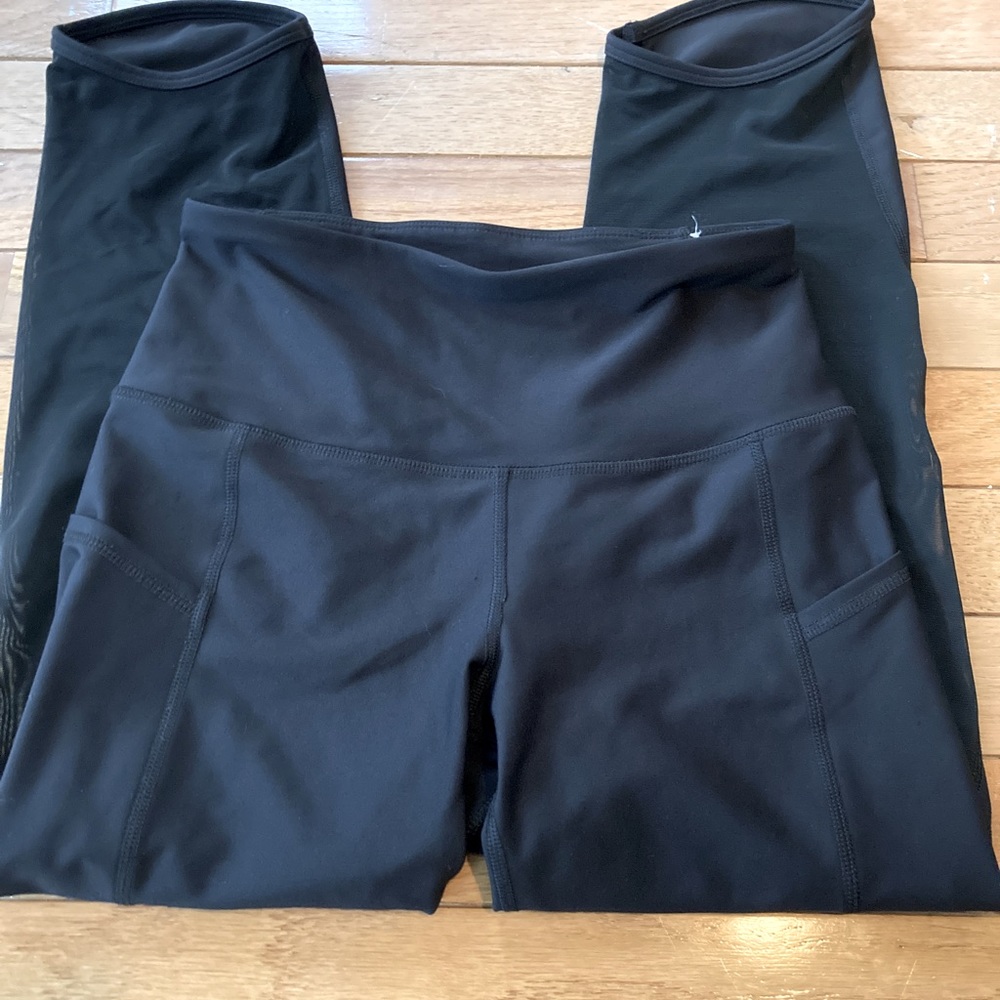 NWOT Old Navy high waisted mesh panel crop leggings - Picture 2 of 13